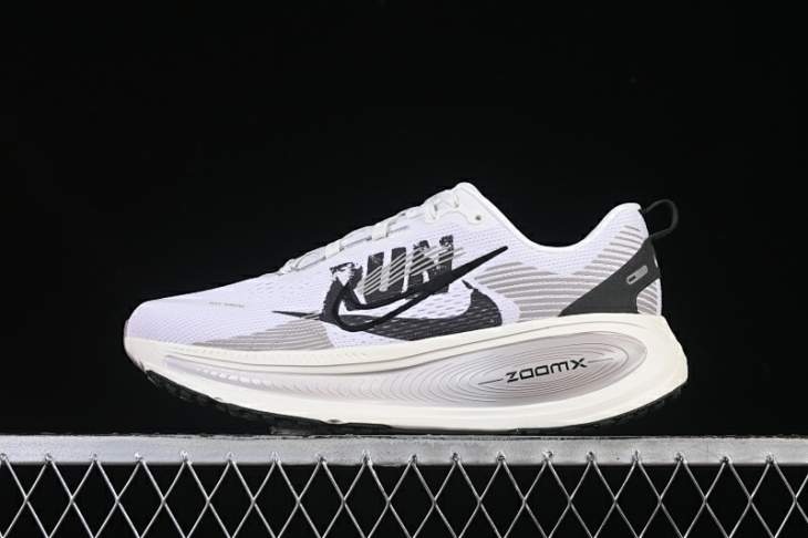 Picture of Nike Vomero 18 _SKUfw20880575676365987fw